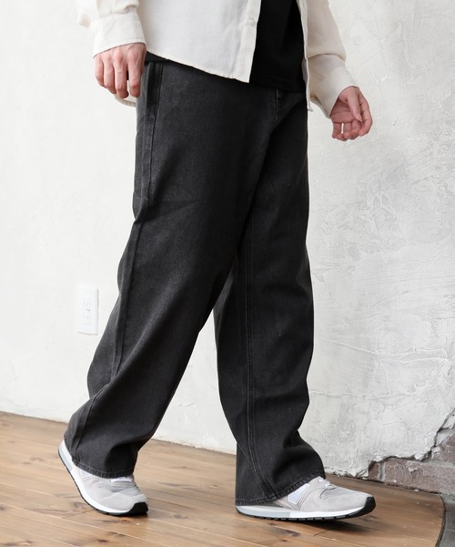 TopIsm（トップイズム）の「ワイドストレート デニムパンツ（デニムパンツ・メンズ・ワンウォッシュ/ブラック系その他3/ケミカルウォッシュ/ブラック系その他/ブラック系その他2・LL/L/M）」の2枚目の写真