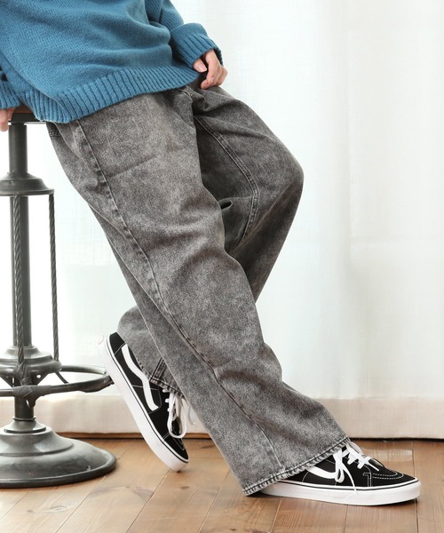 TopIsm（トップイズム）の「ワイドストレート デニムパンツ（デニムパンツ・メンズ・ワンウォッシュ/ブラック系その他3/ケミカルウォッシュ/ブラック系その他/ブラック系その他2・LL/L/M）」の3枚目の写真