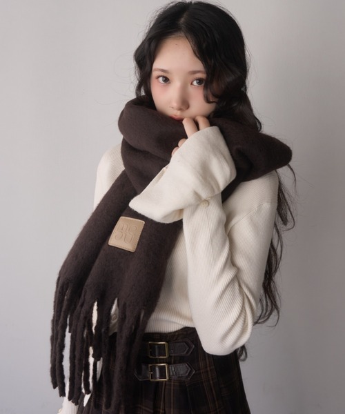 mellowneon（メロウネオン）の「ボリュームカラーマフラー（マフラー・レディース・ホワイト/ピンク/グレー/アイボリー/カーキ/ブラック/レッド/チャコールグレー/ベージュ/ライトブルー/ベビーピンク/ラベンダー/ボルドー/ダークブラウン・FREE）」の6枚目の写真