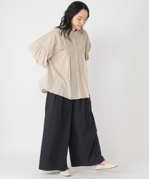 studio CLIP(スタディオクリップ)の「柔らか刺繍切替えブラウス(シャツ/ブラウス・レディース・オフホワイト/ブラウン/ライトグレー/ブラック・FREE)」の9枚目の写真