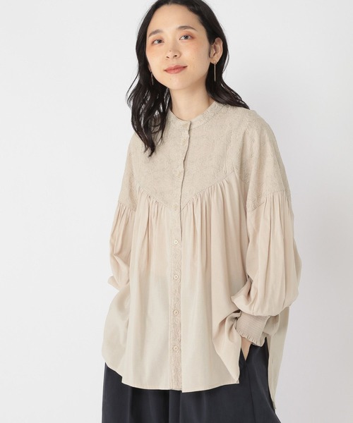 studio CLIP(スタディオクリップ)の「柔らか刺繍切替えブラウス(シャツ/ブラウス・レディース・オフホワイト/ブラウン/ライトグレー/ブラック・FREE)」の10枚目の写真