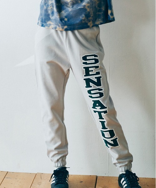 RNA（アールエヌエー）の「R4166 BIGロゴスウェットパンツ（スウェットパンツ・レディース・ブラック/ライトグレー/レッド・MEDIUM）」の17枚目の写真