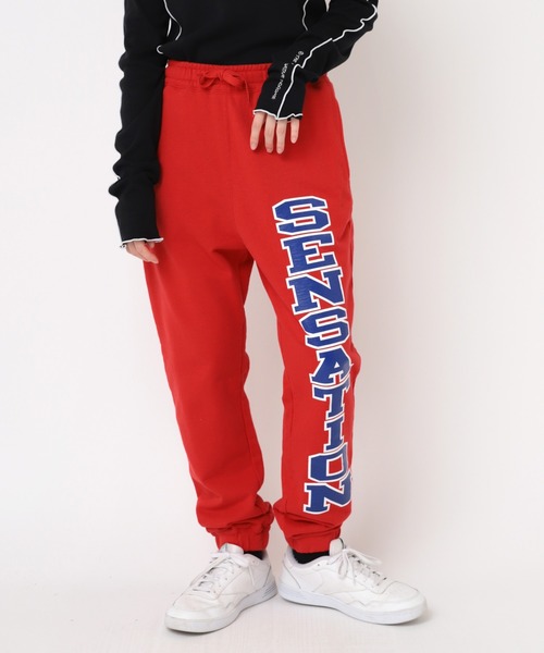 RNA（アールエヌエー）の「R4166 BIGロゴスウェットパンツ（スウェットパンツ・レディース・ブラック/ライトグレー/レッド・MEDIUM）」の18枚目の写真