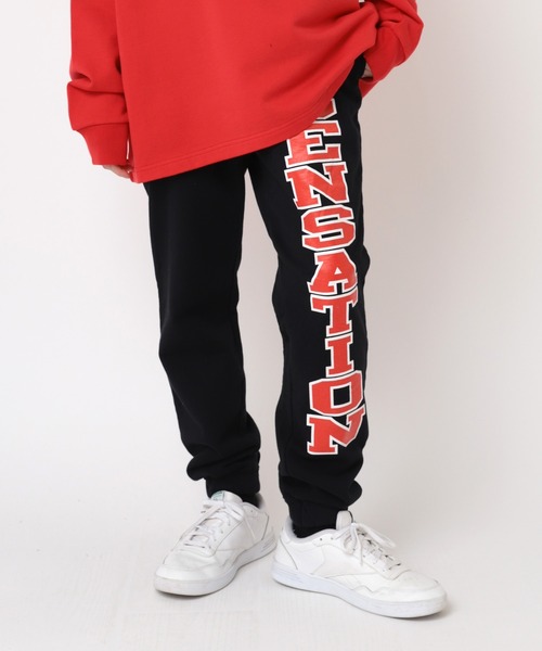 RNA（アールエヌエー）の「R4166 BIGロゴスウェットパンツ（スウェットパンツ・レディース・ブラック/ライトグレー/レッド・MEDIUM）」の16枚目の写真