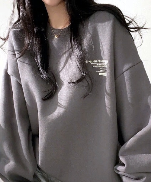SHEENA(シーナ)の「Motivationロゴオーバーサイズトレーナー(スウェット・レディース・ブラック/チャコールグレー/ライトグレー/グレー・M)」の7枚目の写真