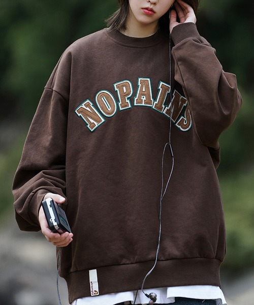 aimoha（アイモハ）の「aimoha outdoor　ワッペン刺繍  クールネックプルオーバー　スウエット（スウェット・レディース・ベージュ/ブラック/チョコ・LARGE/MEDIUM/X-LARGE）」の2枚目の写真