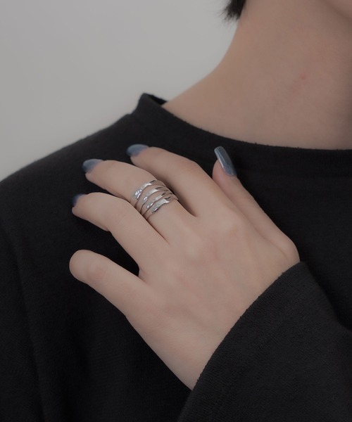 yu-ka（ユーカ）の「YU-KA:ボリュームラインウェーブリング（リング・レディース・ゴールド/シルバー・FREE）」の9枚目の写真