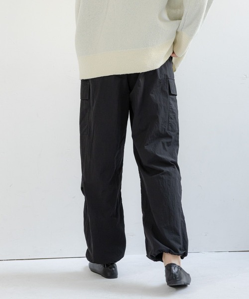 LAKOLE（ラコレ）の「シャカシャカカーゴパンツ / 995389（カーゴパンツ・レディース・ブラック/オフホワイト/オリーブ・SMALL/MEDIUM）」の14枚目の写真