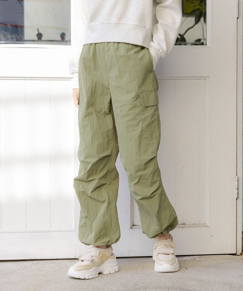 LAKOLE（ラコレ）の「シャカシャカカーゴパンツ / 995389（カーゴパンツ・レディース・ブラック/オフホワイト/オリーブ・SMALL/MEDIUM）」の19枚目の写真