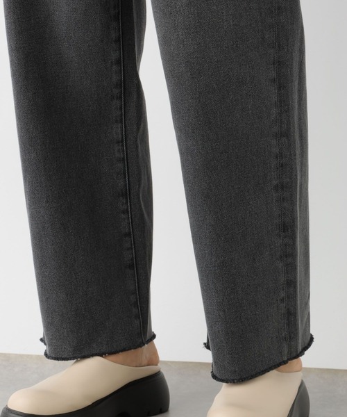 LEPSIM（レプシィム）の「ストレートデニムパンツ　992049（デニムパンツ・レディース・ブラック系その他/ライトブルー/インディゴブルー/ブルー系その他・LARGE/SMALL/MEDIUM）」の14枚目の写真