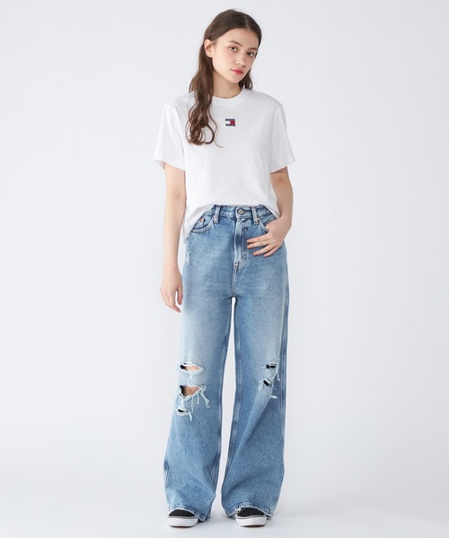 tommy jeans（トミー ジーンズ）の「【オンライン限定】ボクシーロゴTシャツ（Tシャツ/カットソー・レディース・ホワイト/ライトパープル・X-SMALL/SMALL/MEDIUM）」の4枚目の写真