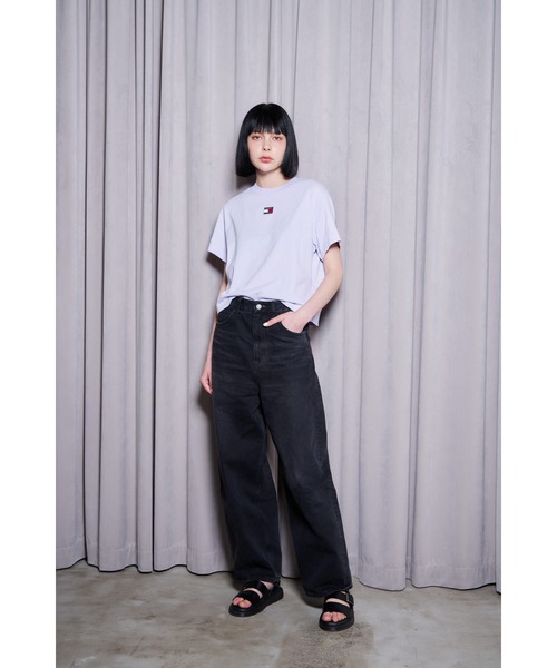 tommy jeans（トミー ジーンズ）の「【オンライン限定】ボクシーロゴTシャツ（Tシャツ/カットソー・レディース・ホワイト/ライトパープル・X-SMALL/SMALL/MEDIUM）」の20枚目の写真