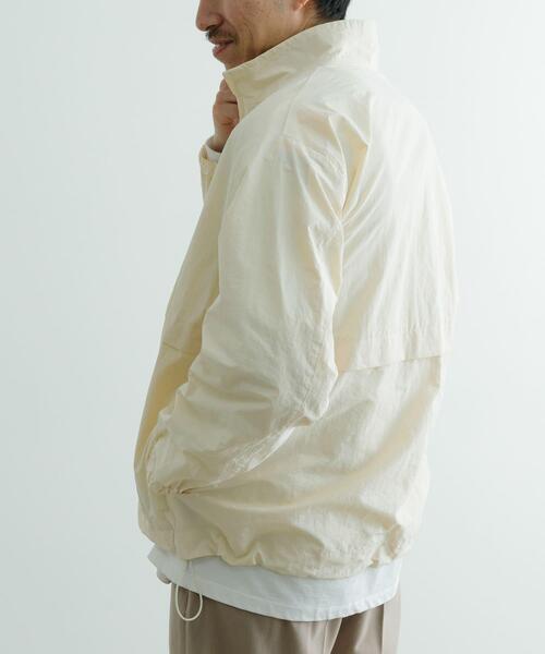 ITEMS URBANRESEARCH(アイテムズ アーバンリサーチ)の「ddp Nylon Track Jacket(ナイロンジャケット・メンズ・ブラック/アイボリー/ブルー・MEDIUM/LARGE)」の21枚目の写真