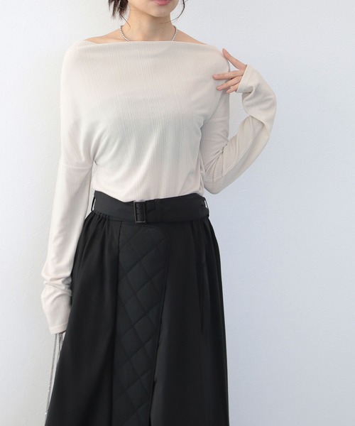 TITE IN THE STORE(ティテ インザ ストア)の「【AGAWD/アガウド】オフショルダーリブプルオーバー(Tシャツ/カットソー・レディース・オフホワイト/ブラック・38)」の1枚目の写真