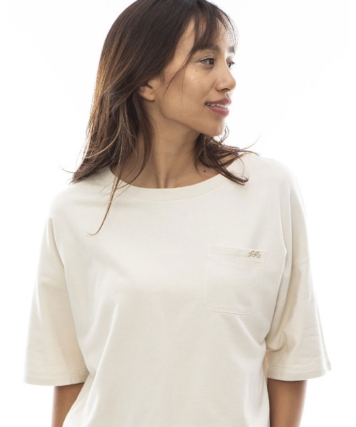 BILLABONG（ビラボン）の「BILLABONG レディース 【CHILLWEAR】 CREW POCKET TOPS トレーナー 【2024年春夏モデル】/ビラボン半袖ポケット付きスウェット（スウェット・レディース・グレー/アイボリー・LARGE/MEDIUM）」の2枚目の写真