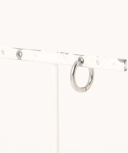 VIBGYOR（ヴィブジョー）の「aliru/アレルギー対応 サージカルステンレス 316L【2WAY仕様】片耳メタルバーピアス（ピアス（片耳用）・メンズ・ブラック/シルバー・FREE）」の9枚目の写真