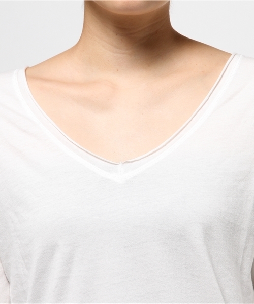 AZUL by moussy（アズールバイマウジー）の「40/-タンブラー天竺カットオフV/N長袖PO（Tシャツ/カットソー・レディース・ブラック系その他/ホワイト系その他/ブラック/トップグレー/カーキ系/オフホワイト/ダークネイビー・MEDIUM/X-SMALL/LARGE/SMALL/X-LARGE）」の14枚目の写真