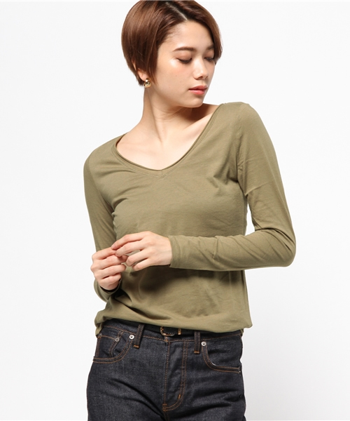 AZUL by moussy（アズールバイマウジー）の「40/-タンブラー天竺カットオフV/N長袖PO（Tシャツ/カットソー・レディース・ブラック系その他/ホワイト系その他/ブラック/トップグレー/カーキ系/オフホワイト/ダークネイビー・MEDIUM/X-SMALL/LARGE/SMALL/X-LARGE）」の17枚目の写真