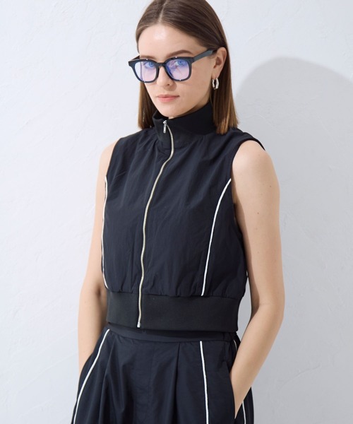 FOREVER 21（フォーエバー トゥエンティーワン）の「【2024SS】トラックベスト（ベスト・レディース・オフホワイト/ブラック・FREE）」の2枚目の写真
