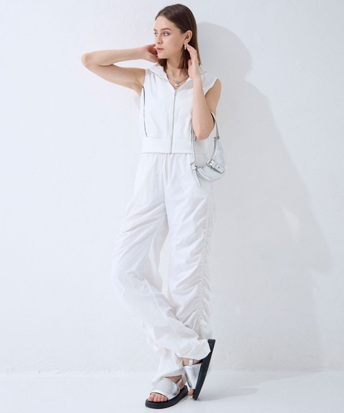 FOREVER 21（フォーエバー トゥエンティーワン）の「【2024SS】トラックベスト（ベスト・レディース・オフホワイト/ブラック・FREE）」の14枚目の写真