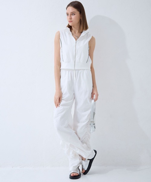 FOREVER 21（フォーエバー トゥエンティーワン）の「【2024SS】トラックベスト（ベスト・レディース・オフホワイト/ブラック・FREE）」の17枚目の写真