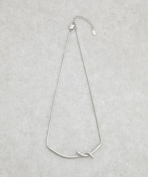 BEARDSLEY（ビアズリー）の「ネジレネックレス（ネックレス・レディース・シルバー・FREE）」の2枚目の写真