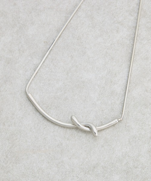 BEARDSLEY（ビアズリー）の「ネジレネックレス（ネックレス・レディース・シルバー・FREE）」の3枚目の写真