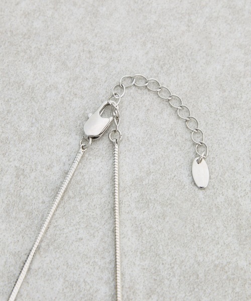 BEARDSLEY（ビアズリー）の「ネジレネックレス（ネックレス・レディース・シルバー・FREE）」の4枚目の写真