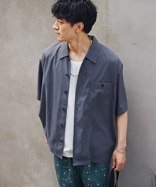 JOURNAL STANDARD relume（ジャーナルスタンダード　レリューム）の「AIRLY DOTS サッカー半袖シャツ（シャツ/ブラウス・メンズ・グレー/ブラック/ネイビー・MEDIUM/LARGE）」の4枚目の写真