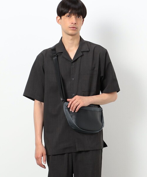 COMME CA ISM（コムサイズム）の「サフィアーノ 型押し ワンショルダーバッグ（ショルダーバッグ・メンズ・チャコール/ブラック・FREE）」の2枚目の写真