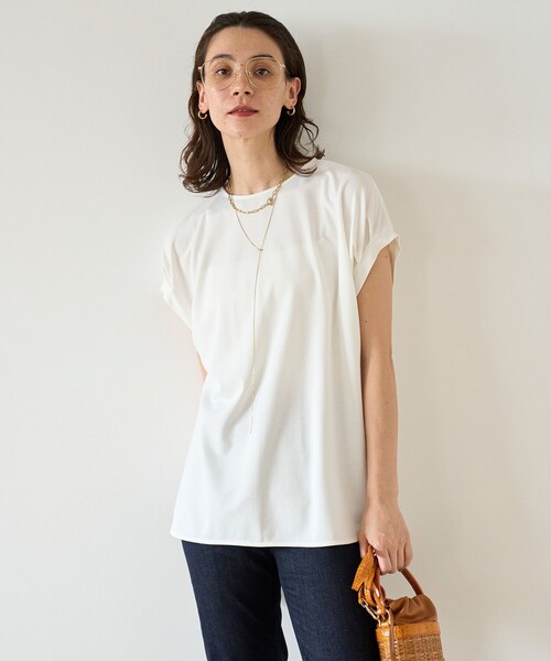 UNFILO(アンフィーロ)の「BEAUTY FORM タックスリーブTシャツ(Tシャツ/カットソー・レディース・ベージュ系2/ホワイト系/ブラウン系/ブラック系/グレー系・MEDIUM/LARGE/SMALL)」の1枚目の写真