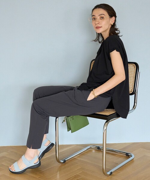 UNFILO(アンフィーロ)の「BEAUTY FORM タックスリーブTシャツ(Tシャツ/カットソー・レディース・ベージュ系2/ホワイト系/ブラウン系/ブラック系/グレー系・MEDIUM/LARGE/SMALL)」の10枚目の写真