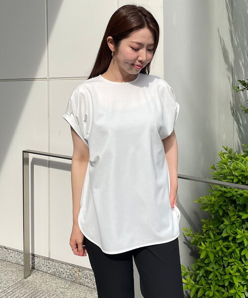 UNFILO(アンフィーロ)の「BEAUTY FORM タックスリーブTシャツ(Tシャツ/カットソー・レディース・ベージュ系2/ホワイト系/ブラウン系/ブラック系/グレー系・MEDIUM/LARGE/SMALL)」の11枚目の写真