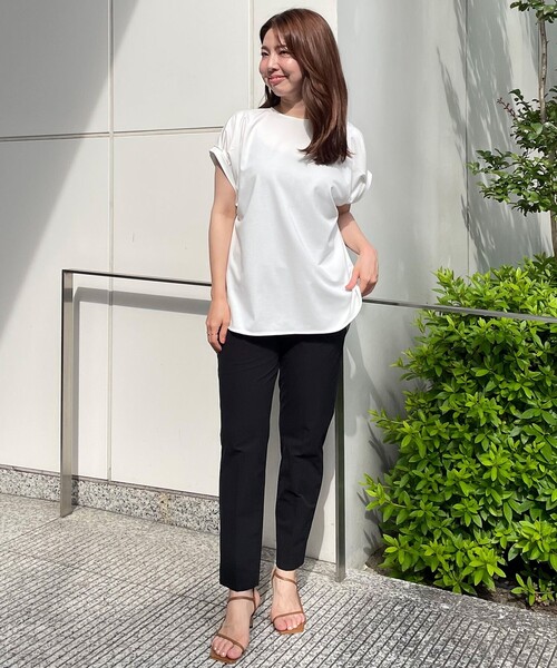 UNFILO(アンフィーロ)の「BEAUTY FORM タックスリーブTシャツ(Tシャツ/カットソー・レディース・ベージュ系2/ホワイト系/ブラウン系/ブラック系/グレー系・MEDIUM/LARGE/SMALL)」の12枚目の写真