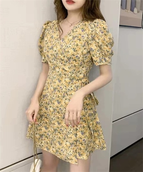 Dream garden(ドリームガーデン)の「小花柄カシュクールワンピース(ワンピース・レディース・イエロー系/パープル系・M/XL/L)」の9枚目の写真