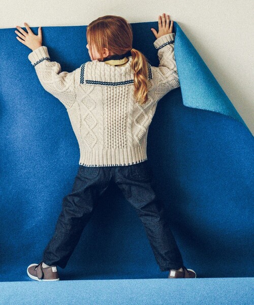こども ビームス（コドモビームス）の「こども ビームス / ケーブル編み ニットカーディガン 2024（100～150cm）（カーディガン/ボレロ・キッズ・オフホワイト/ネイビー・M（120-130）/L(140-150)/S(100-110)）」の5枚目の写真