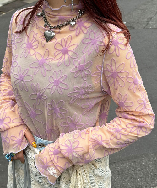 HELLO.SANFRANCISCO(ハローサンフランシスコ)の「【HELLO.SANFRANCISCO/ハローサンフランシスコ】フロッキーフラワーシアータートルトップス(Tシャツ/カットソー・レディース・ピンク/ホワイト/ブルー・ONE SIZE)」の11枚目の写真