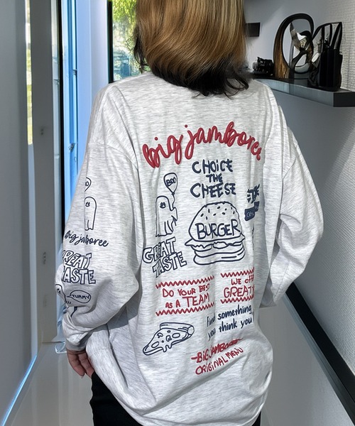 Candlestick(キャンドルスティック)の「レトロポップ WALKING DONUT 8ボール ゴースト グラフィック オーバーサイズ ロンT ロンティ 韓国(Tシャツ/カットソー・レディース・ブラック系2/グレー/ブルー/ホワイト系/ブラック/ホワイト/ラベンダー/ブラック系/スミクロ/ホワイト系1/ホワイト系2/ブラック系5/ダークブラウン系/ネイビー系/ホワイト系3/ブラック系3/ダークブラウン系1/ブラック系4/オリーブ/ブラック系6/ブラック系7/ホワイト系その他・M/L/LL)」の5枚目の写真