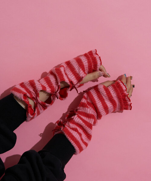 CIAOPANIC(チャオパニック)の「【@yuna_maruu企画】【Me+Me/ミープラスミー】ボーダーリボンアームウォーマ(その他小物・レディース・オフホワイト/ピンク・FREE)」の2枚目の写真