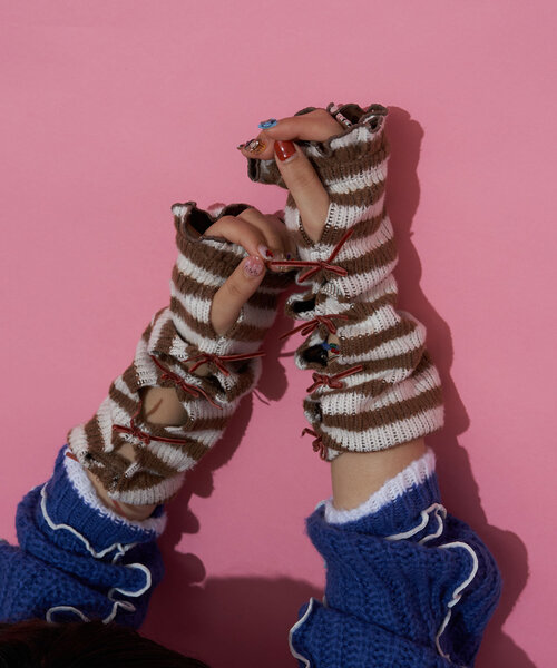 CIAOPANIC(チャオパニック)の「【@yuna_maruu企画】【Me+Me/ミープラスミー】ボーダーリボンアームウォーマ(その他小物・レディース・オフホワイト/ピンク・FREE)」の4枚目の写真