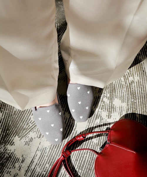 SESTO（セスト）の「ハート刺繍ローファーパンプス（ローファー・レディース・ブラック/ブラック系その他/グレー/アイボリー・22.5cm/23.0cm/23.5cm/24.0cm/24.5cm/25.0cm）」の19枚目の写真