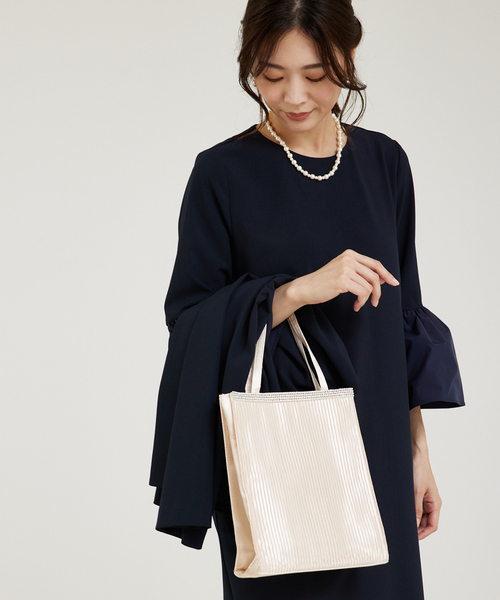 abahouse mavie（アバハウスマヴィ）の「プリーツパーティーサブバッグ/オケージョンバッグ/セミオケ（トートバッグ・レディース・ベージュ/ブラック・フリー）」の6枚目の写真