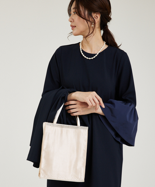 abahouse mavie（アバハウスマヴィ）の「プリーツパーティーサブバッグ/オケージョンバッグ/セミオケ（トートバッグ・レディース・ベージュ/ブラック・フリー）」の7枚目の写真