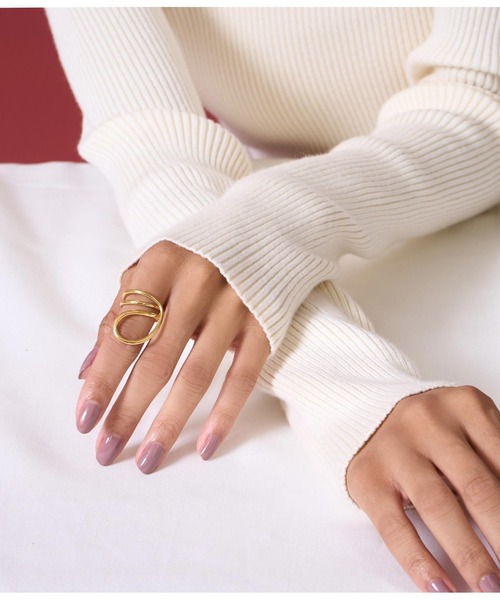 Settimissimo(セッティミッシモ)の「金属アレルギー対応ステンレスパイプニュアンスリング(リング・レディース・ゴールド・FREE)」の5枚目の写真