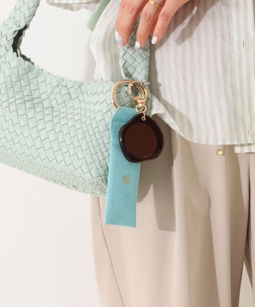 NOLLEY’S（ノーリーズ）の「ミディアムコーム【PR林☆別注アイテム】（チャーム・レディース・ブラウン系その他/サックスブルー・FREE）」の4枚目の写真