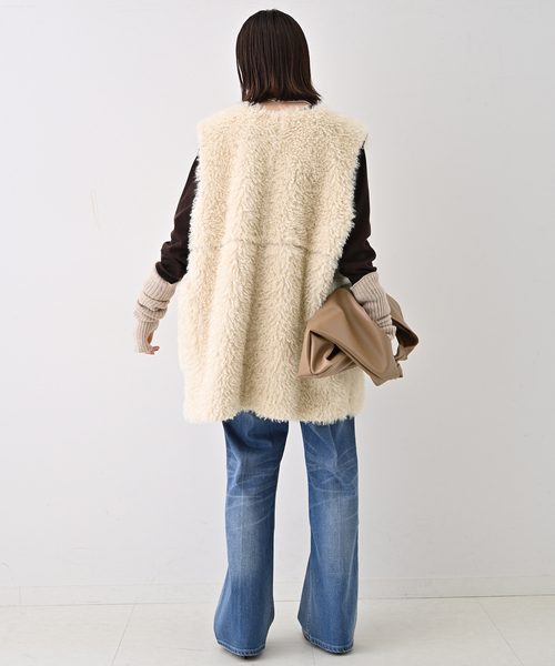 SLOBE IENA(スローブイエナ)の「ECOPELフェイクムートンベスト(ベスト・レディース・ベージュ・FREE)」の5枚目の写真