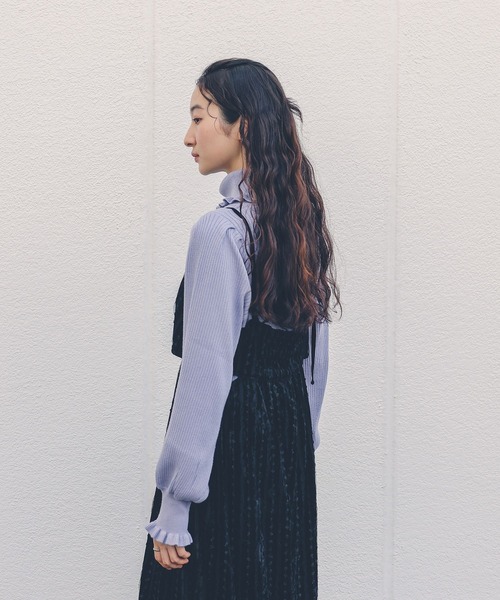 somari imagination（ソマリ イマジネーション）の「『フリルタートルネックニットプルオーバー』（ニット/セーター・レディース・ブラック/アイボリー/ブルー/ボルドー・2/1）」の8枚目の写真