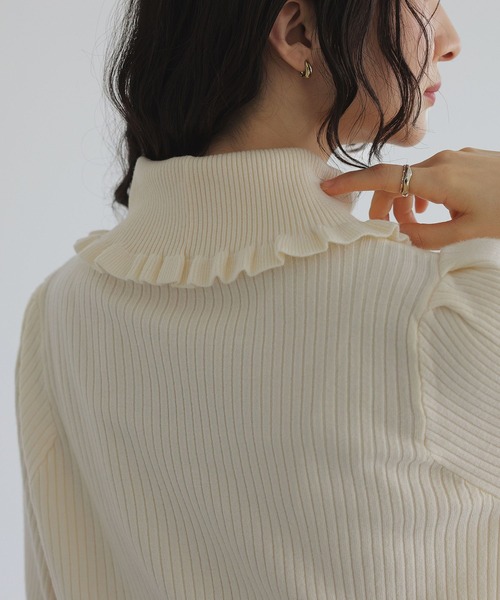 somari imagination（ソマリ イマジネーション）の「『フリルタートルネックニットプルオーバー』（ニット/セーター・レディース・ブラック/アイボリー/ブルー/ボルドー・2/1）」の16枚目の写真