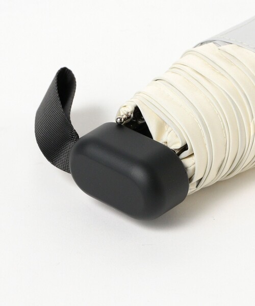 Ray BEAMS（レイビームス）の「パイピング 晴雨兼用 折りたたみ傘（折りたたみ傘・レディース・ミント/グレー・ONE SIZE）」の4枚目の写真