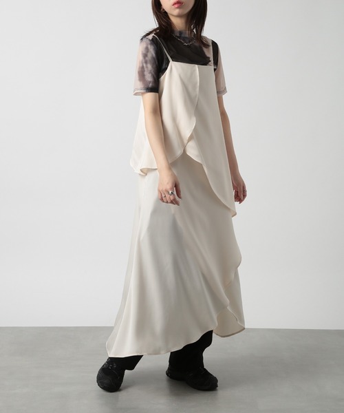 MAISON BREEZE reveur(メゾンブリーズレヴール)の「【MAISON BREEZE reveur】petal camisole dress one-piece(ワンピース・レディース・ブラック/グレイッシュベージュ/オフホワイト/レッド・FREE)」の3枚目の写真